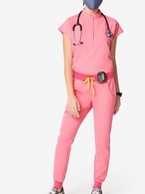 Figs Women's RARE neon pink set